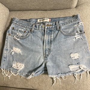 Levi’s distressed denim cut off shorts ripped jean size 33